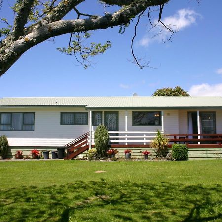 Waihi Getaway - Waihi Beach Holiday Home エクステリア 写真